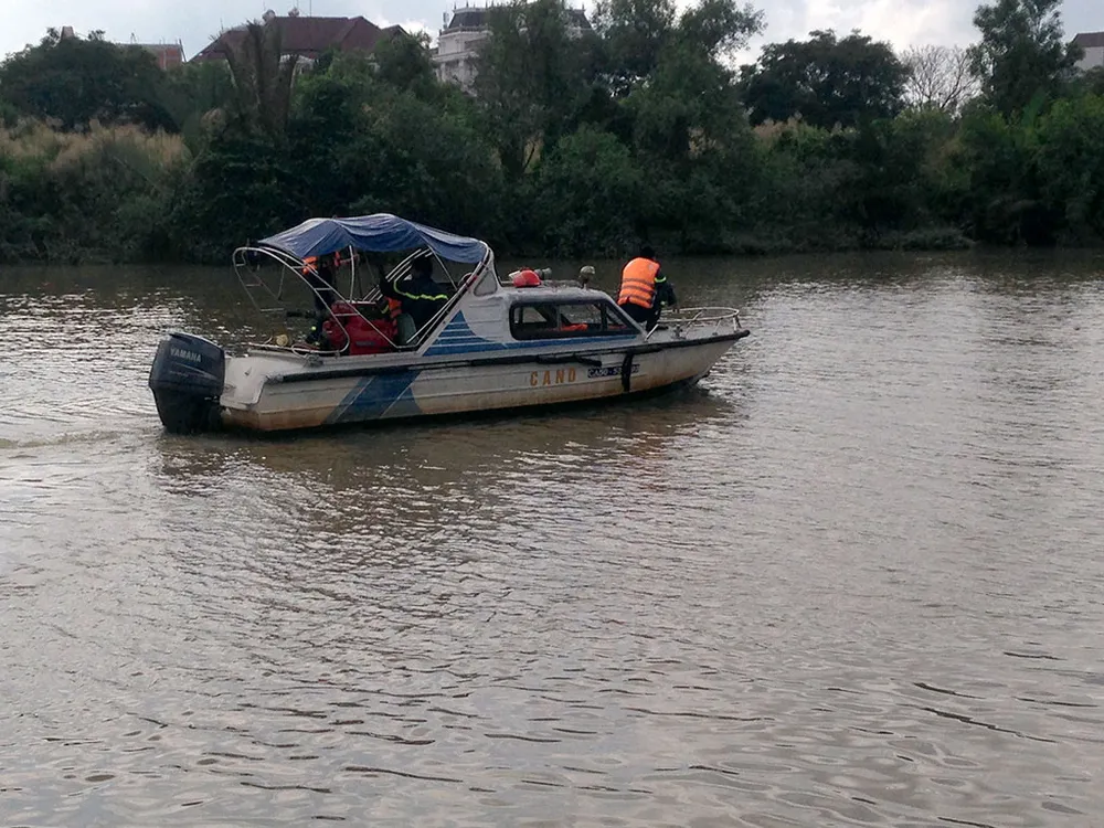 Tiếp tục tìm kiếm bé gái dưới sông Giồng Ông Tố ảnh 3